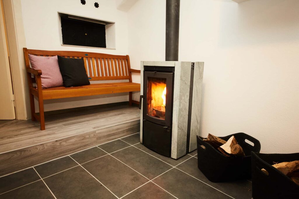 Flur am Holzofen im Ferienhaus